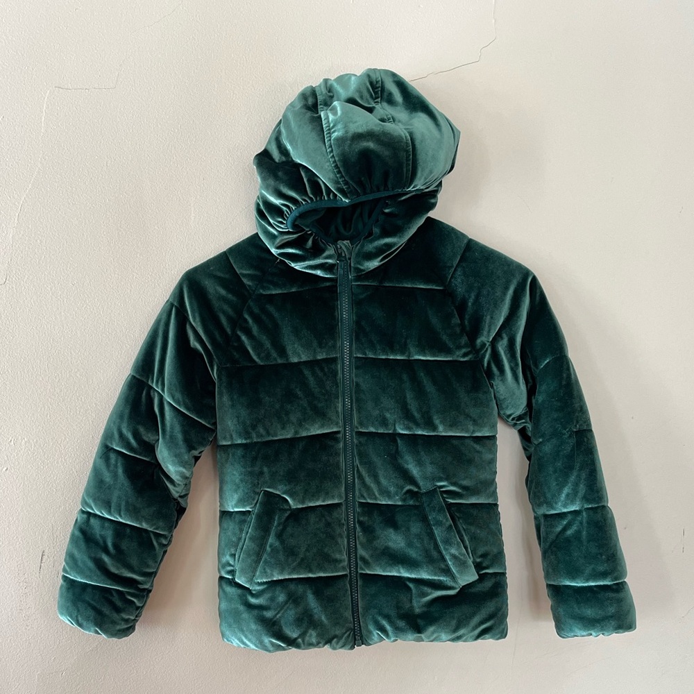Old Navy size medium 8 velvet feeling jacket in hunter green.